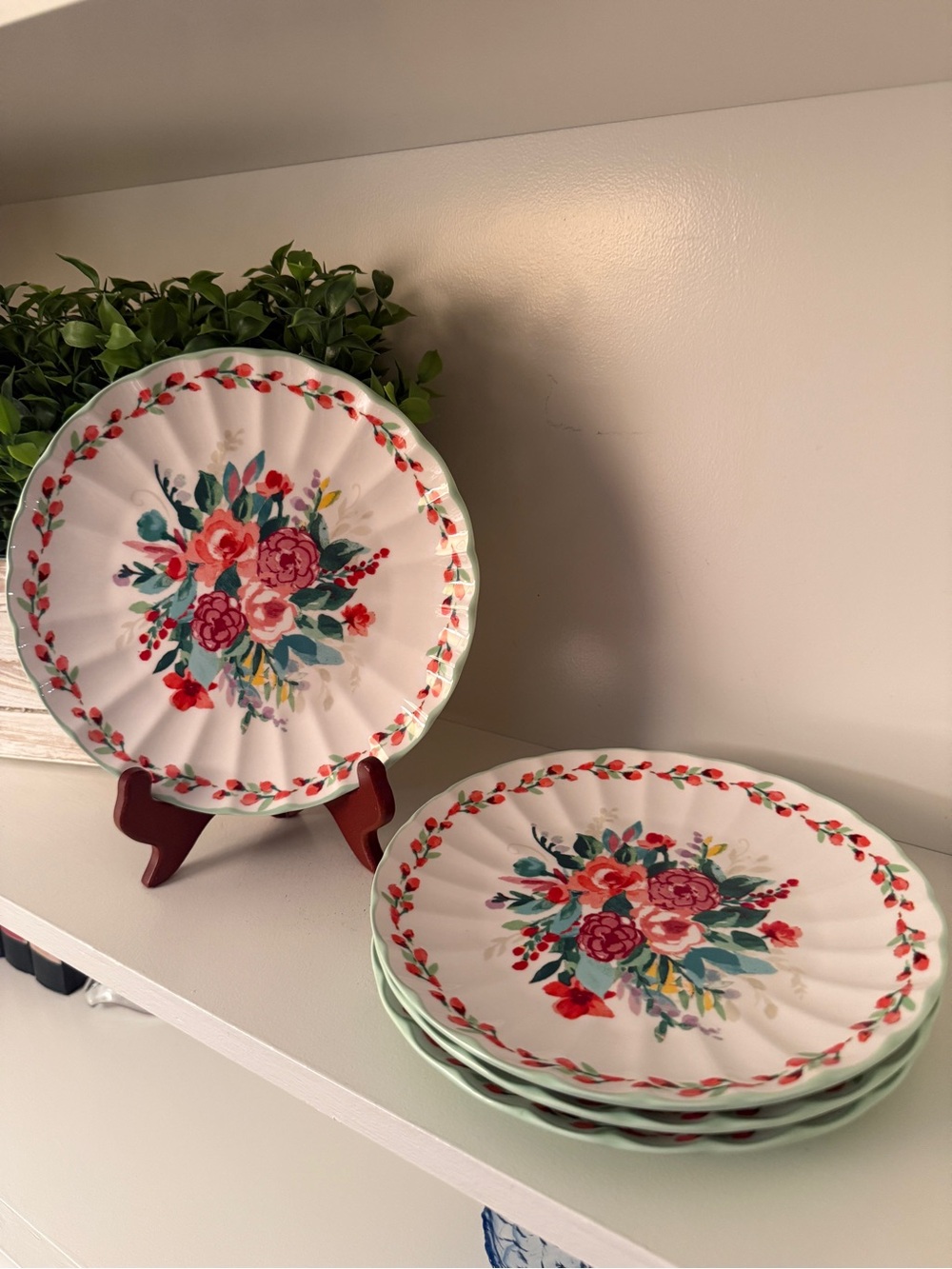 The Pioneer Woman Floral Stoneware Salad Plates – Set of 4 – 8.5”